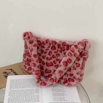 2021 INS Модни дамски плюшени чанти през рамо с шарка на цветя Елегантни женски чанти за подмишниците Дамска чанта от изкуствена кожа Пухкави чанти