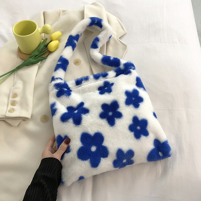 2021 INS Модни дамски плюшени чанти през рамо с шарка на цветя Елегантни женски чанти за подмишниците Дамска чанта от изкуствена кожа Пухкави чанти