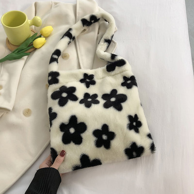 2021 INS Модни дамски плюшени чанти през рамо с шарка на цветя Елегантни женски чанти за подмишниците Дамска чанта от изкуствена кожа Пухкави чанти
