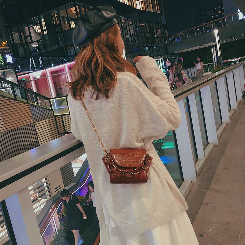 Mini kott naiste kott 2021 uus lihtne ja mitmekülgne väike kott crossbody kott kett tiib kott tide nahast