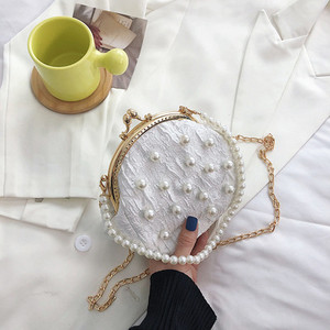 2021 Νέα μίνι χαριτωμένη μαργαριταρένια τσάντα γυναικεία μοντέρνα μόδα, αλυσίδα Messenger Τσάντα μαργαριτάρι Τσάντες χεριού Σχέδιο χιαστί