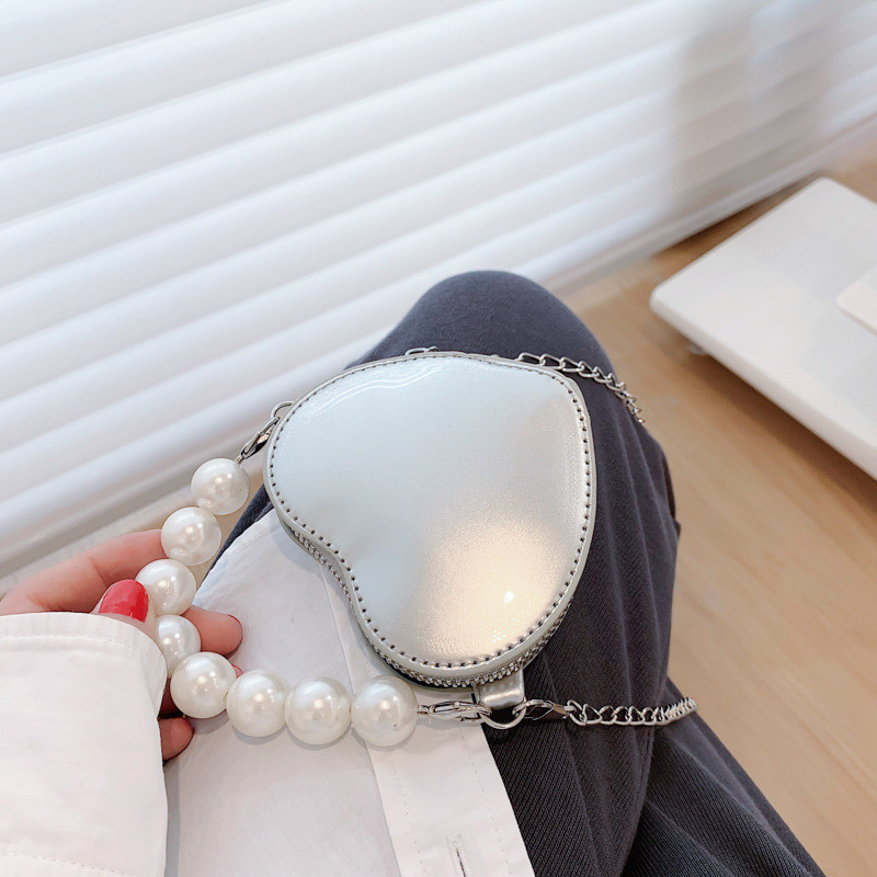 Mini geantă crossbody pentru femei 2022, tendință de vară, design de nișă, geantă de umăr cu lanț de perle, geantă de fată cu texturi și personalitate