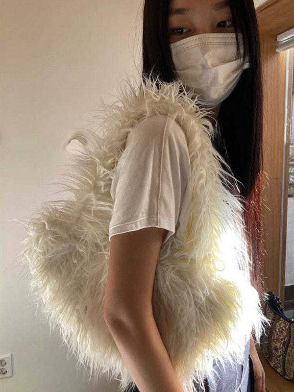 Genți de umăr albe pentru femei, lungi și păroase la subrat