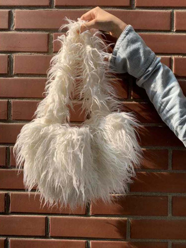 Genți de umăr albe pentru femei, lungi și păroase la subrat