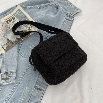 Yogodlns Winter Paluskott Naistele armas väike õlakott klapp kaenlaalune käekott Villane kohev karusnahast põikkott Luksuslik sidur