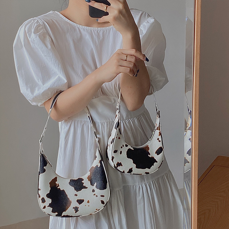 EUMOAN Mini geantă semilună cu model de vacă de nișă geantă pentru axilă cu lanț de umăr geantă portabilă pentru femeie geantă mică de mesager