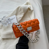 Geantă de umăr cu lanț gros din acrilic de modă Genți de mână cu model de inimă de dragoste Genți de designer pentru subrat pentru femei, trapană mică