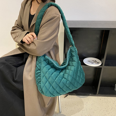 Sügistalvine õlakott Suure mahutavusega tepitud puuvillase polsterdatud kott rombikujulise võrega ühevärviline vabaaja pehme tänavaostlemiseks