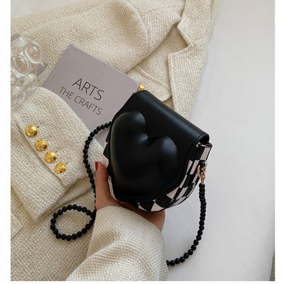 Új, melegen eladó szív alakú, divatos kereszt test színű kontrasztos mini egy vállas kis táska nőknek