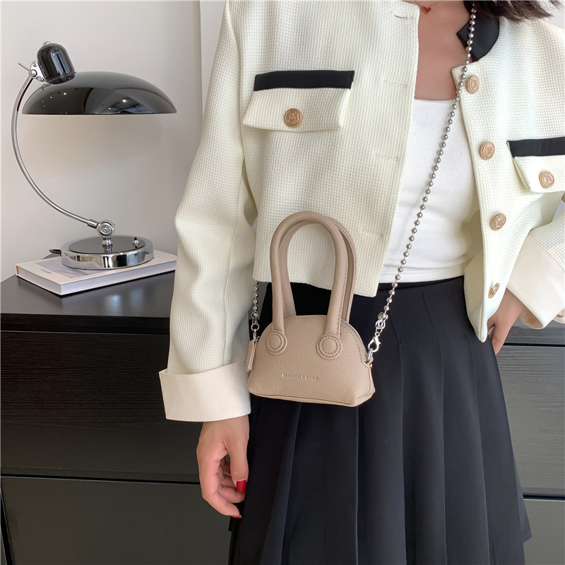 Γυναικείες μόδας μονόχρωμες μίνι Pu δερμάτινες τσάντες με κοχύλι 2023 Γυναικείες τσάντες ώμου μάρκας με αλυσίδα Τσάντες πάρτι