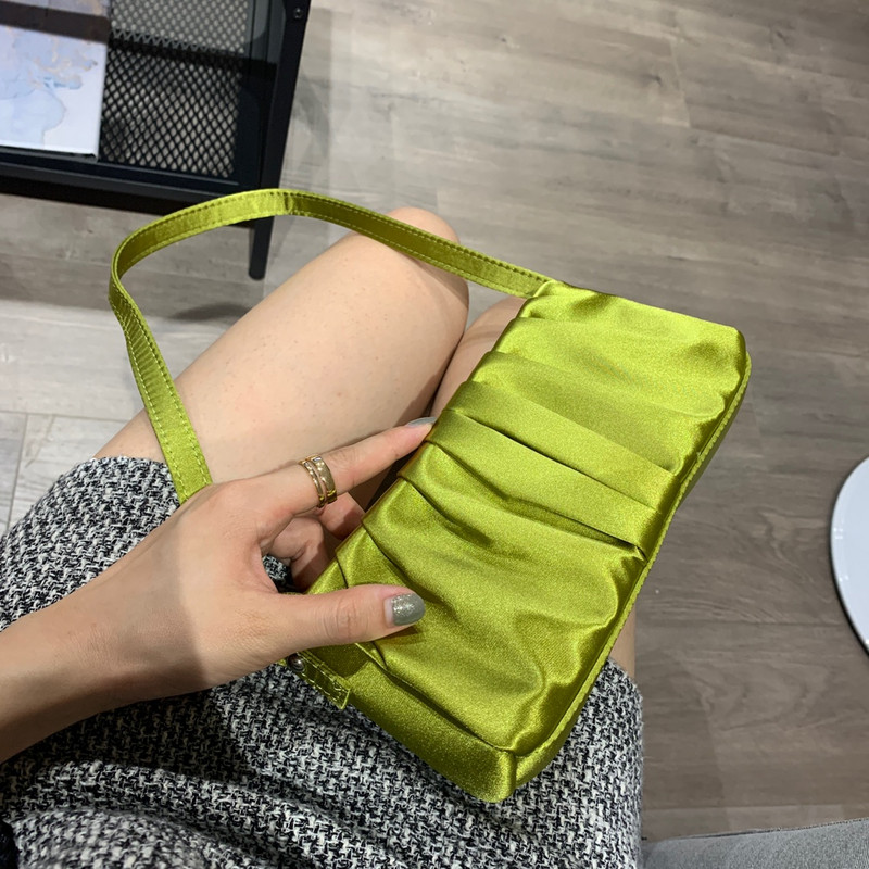 Luksuslikud voldid Mini ühevärvilised naiste kaenlaalused kotid siidist disainiga naistele väike õlakott Vintage naiste kandekott Clutch rahakott