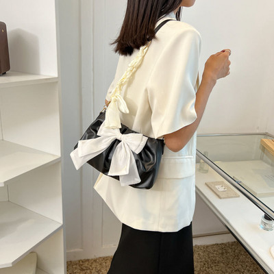 Γυναικεία τσάντα ώμου Ευέλικτη MBTI White Bow 2023 Καλοκαιρινή και Φθινοπωρινή μόδα Νέα πλισέ τσάντα Cloud για γυναίκες Δωρεάν αποστολή