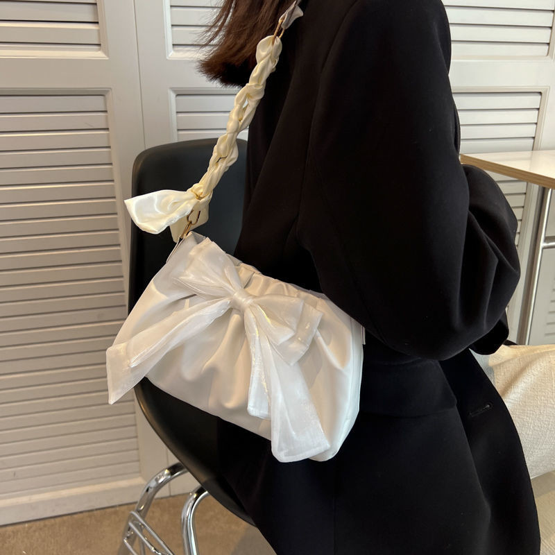 Γυναικεία τσάντα ώμου Ευέλικτη MBTI White Bow 2023 Καλοκαιρινή και Φθινοπωρινή μόδα Νέα πλισέ τσάντα Cloud για γυναίκες Δωρεάν αποστολή