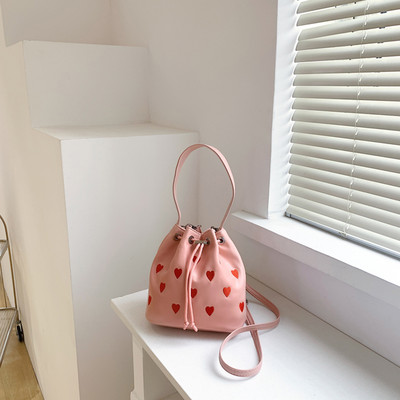 Μόδα γυναικείες τσάντες χιαστί Trend Εξαιρετική τσάντα ώμου Δερμάτινη τσάντα αγάπης καρδιάς κεντημένη τσάντα αγορών Μικρές τσάντες