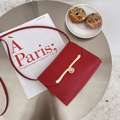 Ново пристигане Дамски мини чанти за пратки Модна чанта с капак Coin Keeper Проста чанта през тялото Дизайнерски клъч от PU кожа bolsa feminina