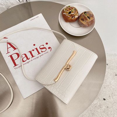 Ново пристигане Дамски мини чанти за пратки Модна чанта с капак Coin Keeper Проста чанта през тялото Дизайнерски клъч от PU кожа bolsa feminina