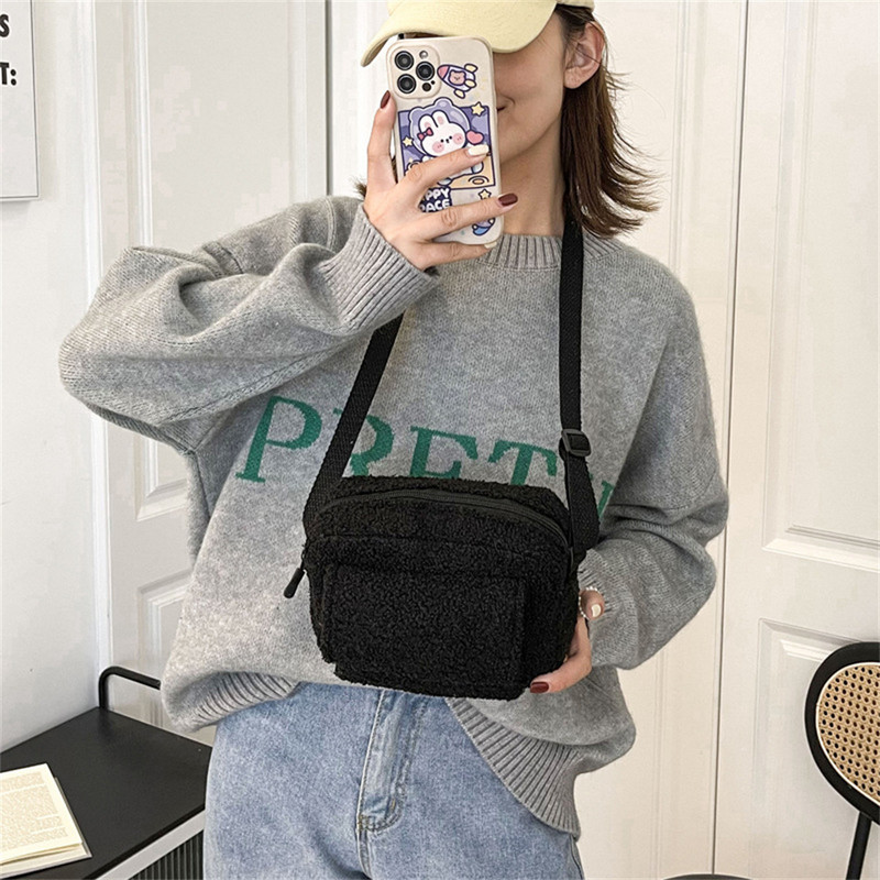 Soliidne plüüsist Crossbody kott Naiste kohev karusnahk Väike tropikott Moodne Mitmekülgne Talvine Naiste Fanny Pakid Juhuslik Hip Pouch Domil105