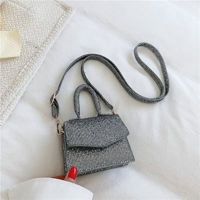 Naiste väikesed Crossbody kotid litrid Pu-nahast õlakotid Trend Designer kett Hasp Kotid Mündikott Üks ruutkott