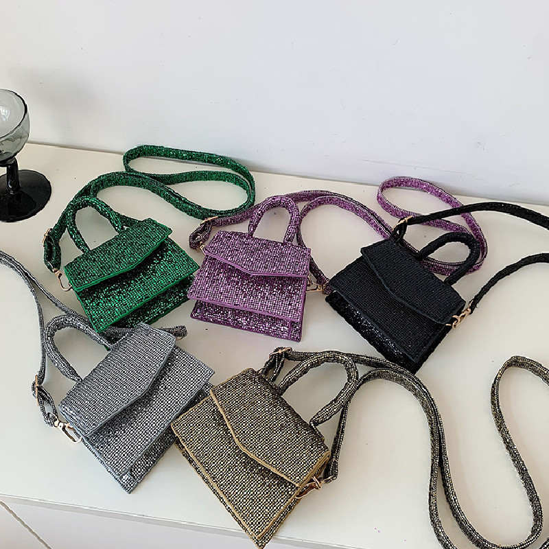 Naiste väikesed Crossbody kotid litrid Pu-nahast õlakotid Trend Designer kett Hasp Kotid Mündikott Üks ruutkott