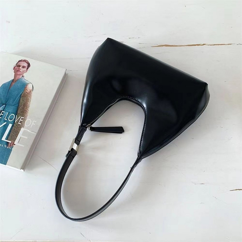 Γυναικείες τσάντες 2023 Επώνυμα σχεδιαστές φερμουάρ Μικρές τσάντες Lady Fashion τσάντα ώμου PU Δερμάτινες casual hobos τσάντες