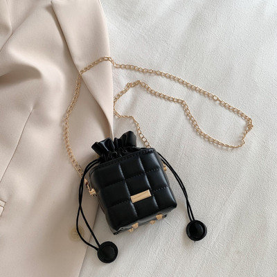 Μικρές τσάντες με υφή απλή αλυσίδα 2022 Νέα μοντέρνα τσάντα με κουβά με κεντήματα μόδας Τσάντες κουβά με έναν ώμο Τσάντες αγγελιοφόρων για γυναίκες C