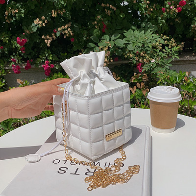 Μικρές τσάντες με υφή απλή αλυσίδα 2022 Νέα μοντέρνα τσάντα με κουβά με κεντήματα μόδας Τσάντες κουβά με έναν ώμο Τσάντες αγγελιοφόρων για γυναίκες C