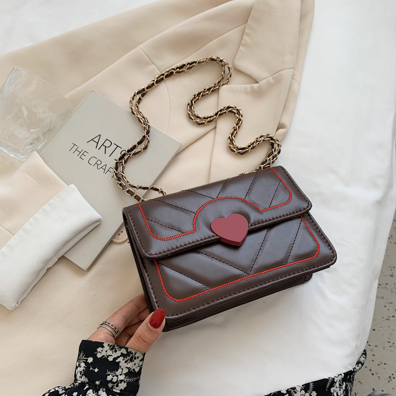 Mood Trendikas Messenger käekotid Südame muster Uus moodne kett kandiline rahakotid Nahast sling kott Naiste messenger kotid
