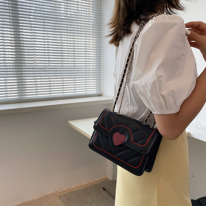 Mood Trendikas Messenger käekotid Südame muster Uus moodne kett kandiline rahakotid Nahast sling kott Naiste messenger kotid