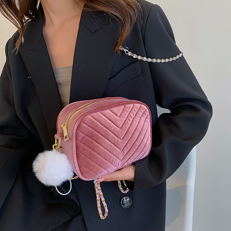 Genți de mână cu lanț pentru femei Geantă de pluș pentru femei Tendință 2022 Poșetă mică drăguță de designer de lux Genți de mână pentru femei umăr