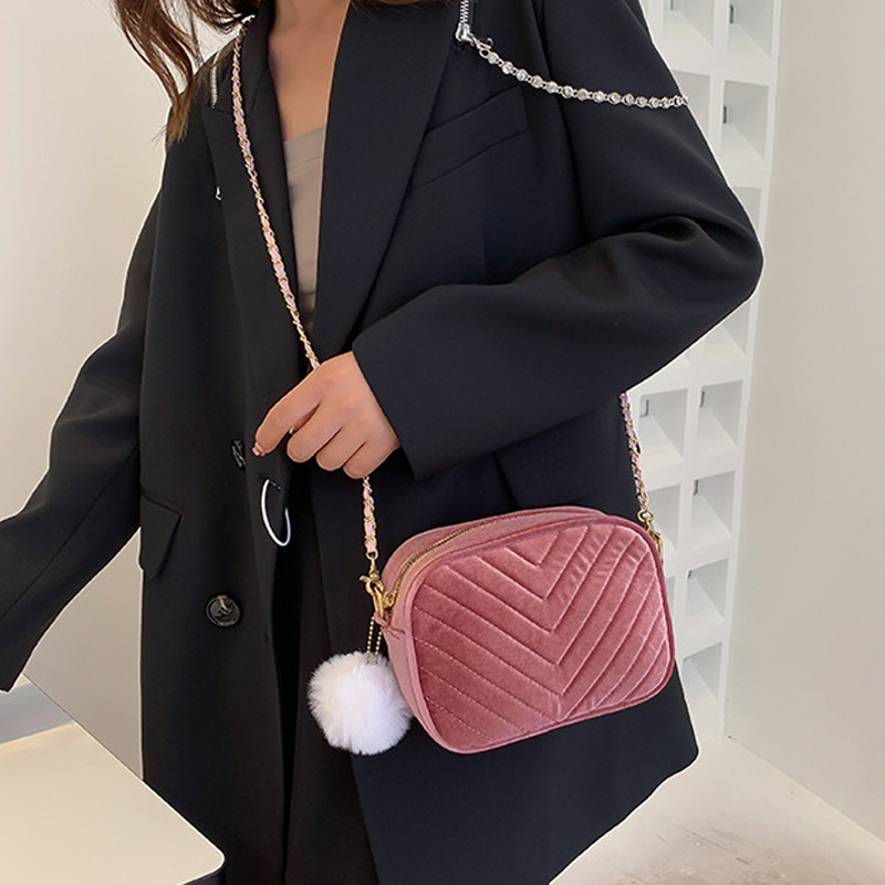 Genți de mână cu lanț pentru femei Geantă de pluș pentru femei Tendință 2022 Poșetă mică drăguță de designer de lux Genți de mână pentru femei umăr