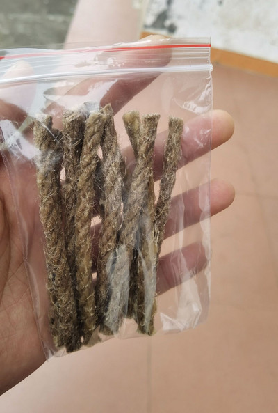 Tooge rasvanöör oma ellujäämismasinasse tulekindla terase jaoks. Väga tuleohtlik ja pika põlemisajaga veekindel kamina jaoks, Hobo pliit