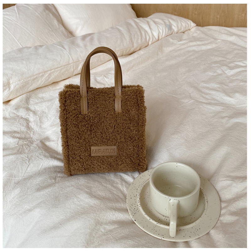 2022. aasta naiste talvine õlakott Lambavillane soe pehme sügisene ruudukujuline Risti kehaga kaasaskantav vabaaja beež khaki värvi tüdrukute preppy stiil