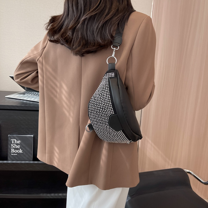 Márka Fanny Pack gyémánt szegecses női övtáska Sokoldalú melltáska Luxus deréktáska Designer Crossbody táskák divatos pénztárca