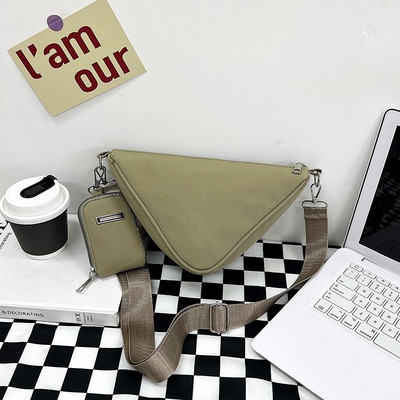 2023. aasta moe kevadmood naiste kolmnurkne nailonist õlakott Lihtsa disainiga naiste rist kehaga kott, reguleeritavad õlarihmad