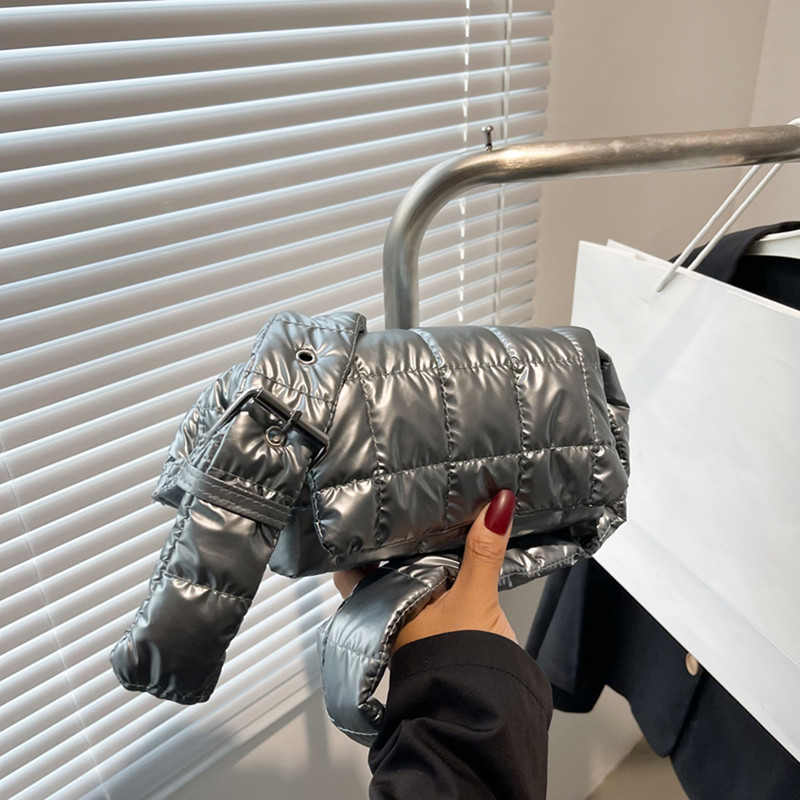 Sügistalv 2022 Naiste polsterdatud kott Pehmest udukangast õlakott Tepitud puuvillase polsterdatud ristkehaga kott Moodne vabaaja massiivne kandekott