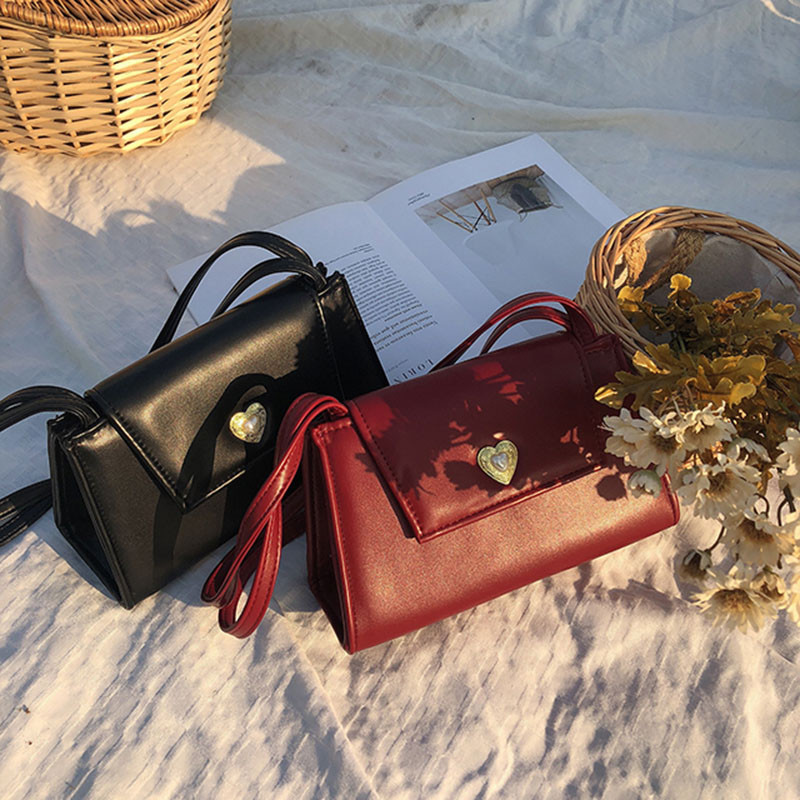 Дамски дамски чанти от PU кожа Елегантни дизайнерски ретро дамски малки чанти за рамо под мишниците Модни женски чанти за подмишници със сърце