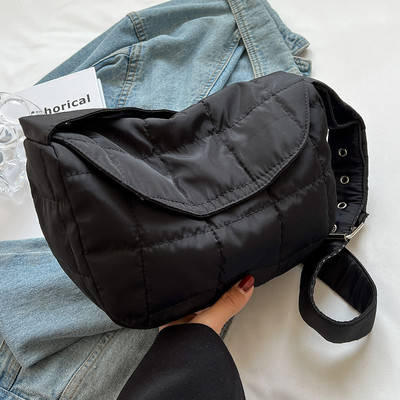 Moodsad naiste kotid Tepitud puuvillane õlakott Ühevärviline rombmustriline klapitasku Kerge naiste rahakott