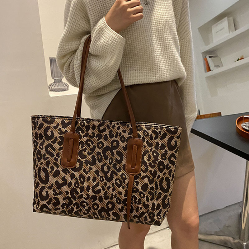 2023 Νέα τσάντα Leopard Print μεγάλου μεγέθους Γυναικεία Τσάντα ώμου ρετρό μεγάλης χωρητικότητας Trend Texture Commuter Handheld Tote Bag