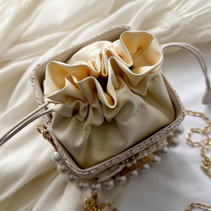 Moodne naiste kandiline ostukott Suvine õlgpärlitest kott Ülemise käepidemega käekott päikeselillede kaunistusega Elegantne naiste rahakott