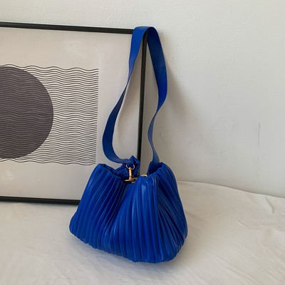 Moodsad plisseeritud Crossbody käekotid PU-nahast naiste ühevärvilised ämbriga rahakott, naiste massiivsed ämbriga õlakotid, naiste rahakott