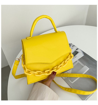 Uue disainiga käekotid naistele Ühevärvilised Crossbody kotid naistele Mood naistele väikese klapiga käepidemega kott kett õlakott