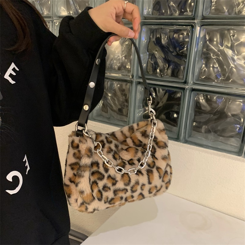 Retro plüüsist naiste õlakotid Leopardimustriga disainiga naistele kunstkarusnahast kaenlaaluste kott ketirihm naistele väikesed ruudukujulised käekotid