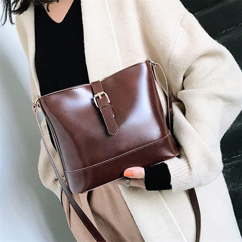 Γυναικεία τσάντα χιαστί ώμου Αλυσίδα PU Δερμάτινη γυναικεία τσάντα Messenger Γυναικεία μικρή τετράγωνη τσάντα τσάντες συμπλέκτη Τσάντες χειρός Νέο καλοκαίρι 2023