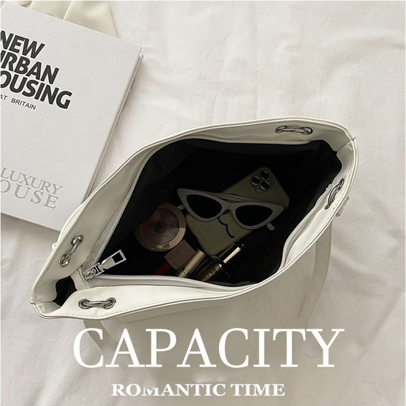 Õlakotid Naiste PU-nahast vabaaja suure mahutavusega kandekott kaenlaalused OL Kontor High Street Ins College Book Bag Mood šikk