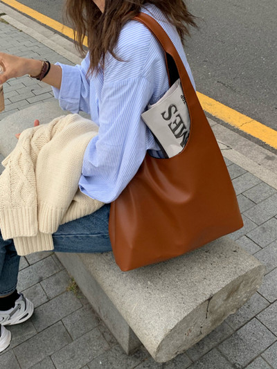 Suur vabaaja naiste õlakott PU-nahast kandekott Käekotid Talvised ostukotid naistele Pehmest nahast käekott Rahakotid kotid