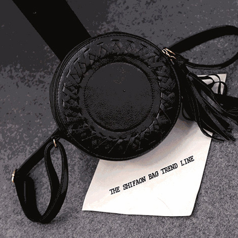 Uus moodne naistekott Tutt, ümmargune põimitud Risti kehaga õlakott Naiste Pu-nahast käekott Armas rulltüdruku rannakott Bolsos Mujer