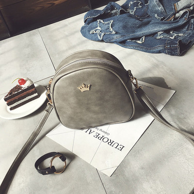 Луксозни дамски чанти Дамски чанти Дизайнерски 2023 г. Нова модна корона Малка квадратна чанта Дива ретро чанта за през рамо Пощенска чанта PU ръчна чанта