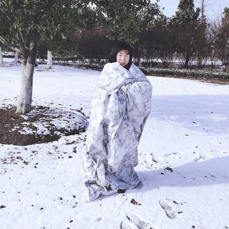 Hädaabi termiline telkimine matkamine magamiskott vile õues paar FistAids seiklus magammistekk PET-kilest kamuflaažimatt