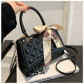 Uus stiil vabaaja PU-nahast Crossbody kott Pehme ühevärviline niidiga õlakotid Väikesed reisikäekotid vabaaja naiste kott