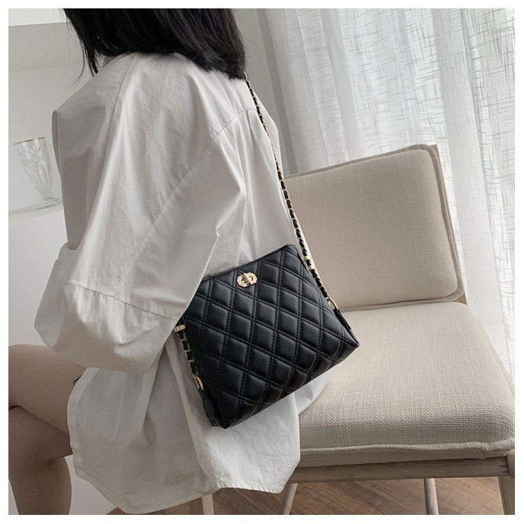 Uus moodne pehmest nahast õlakott Korea mitmekülgne ketikott, suure mahutavusega Lingge naiste ämbrikott